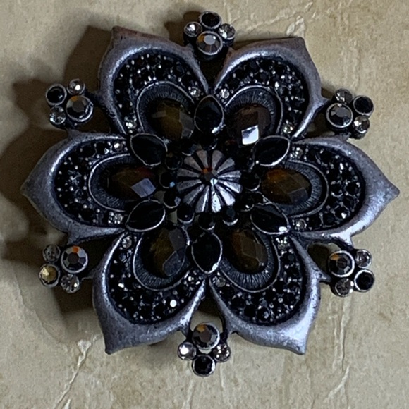 Dark Metal Flower Crystal Brooch - Picture 3 of 9